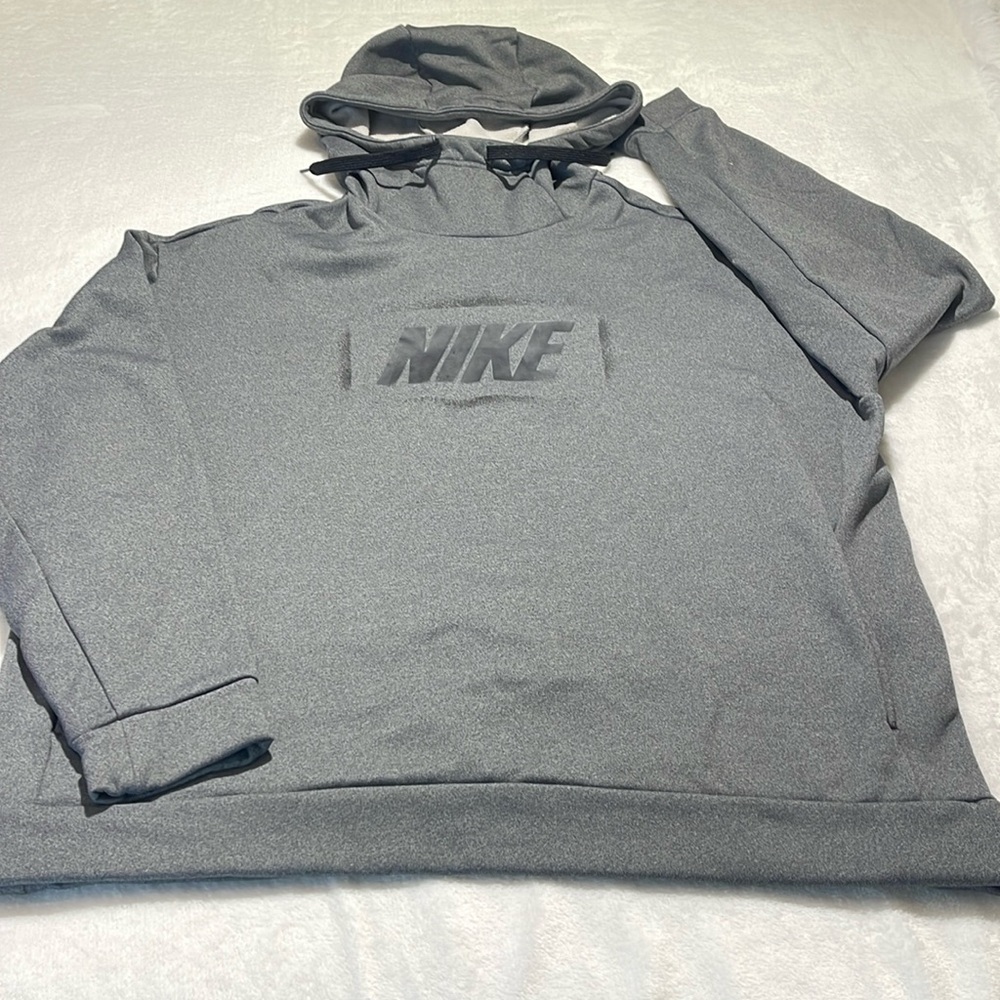 Nike, Sweatshirt women’s, gray , good condition, Preowned, size medium